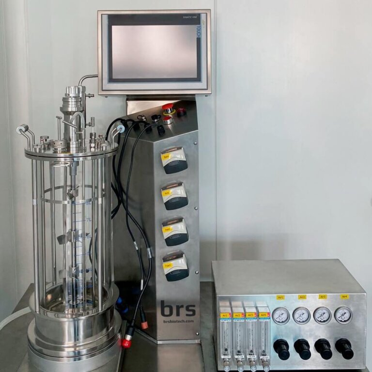 Autoklaverbar bioreaktor 10 L med gasblandningsstation